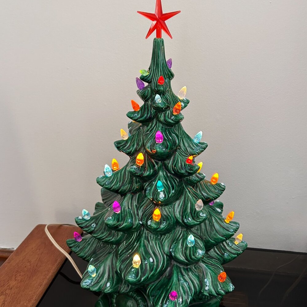 Vintage 1970s Atlantic Mold Ceramic Christmas Tree 16" - Picture 3 of 9